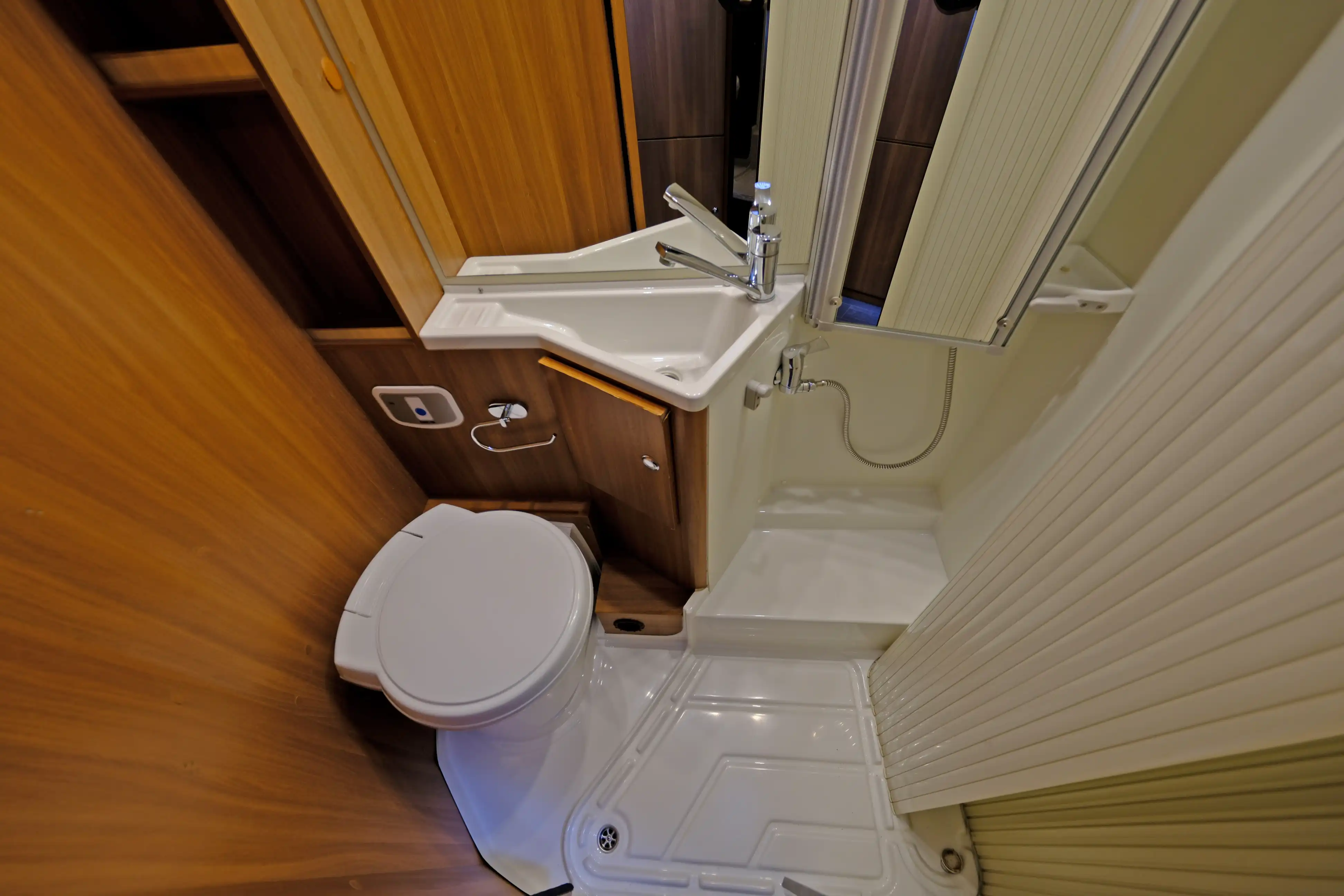 EURAMOBIL Activa One 690 HB